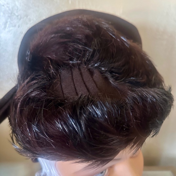 ONE-OF-A-KIND 1940s\' BROWN FELT TILT HAT +LARGE BOW &  FEATHER TRIM main image 4